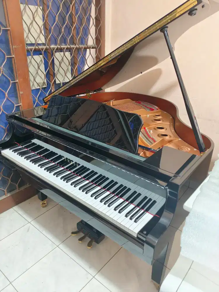 Piano baby grand Yamaha GB1 K