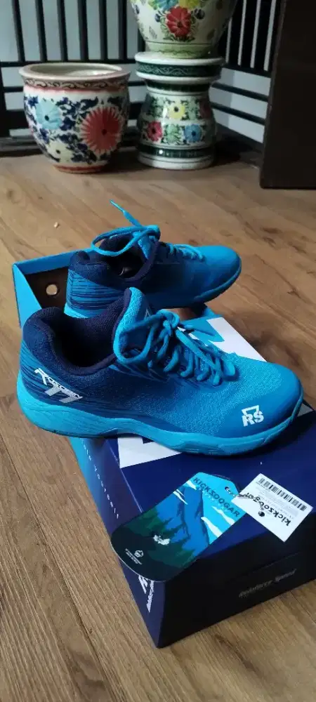 Sepatu Olahraga Badminton