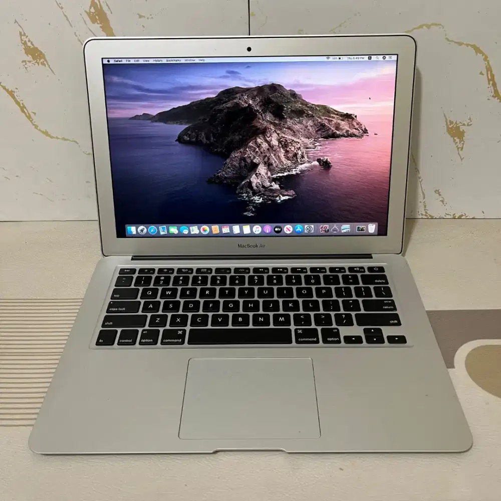 Forsale, Macbook Air 13-inch, Early 2015 -Intel Core i5 -SSD 128GB-8GB