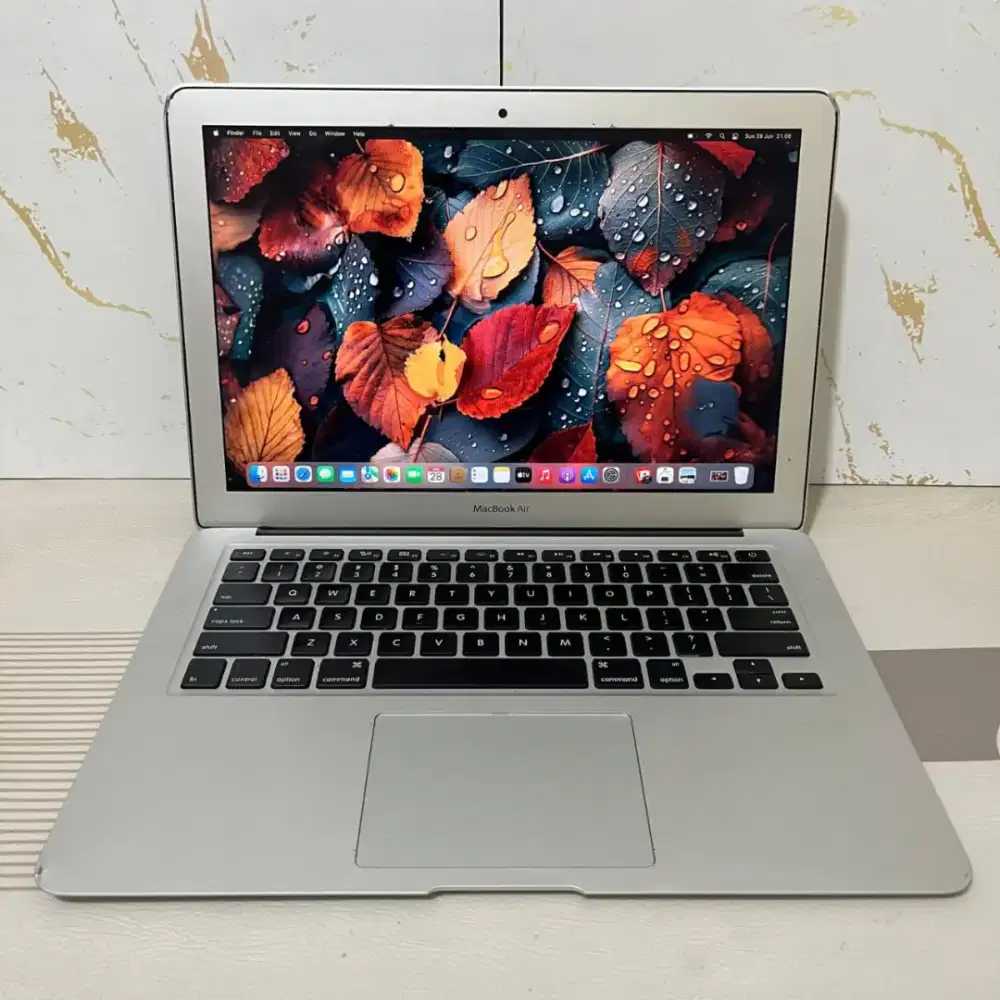 Forsale, Macbook Air 13-inch, Early 2015.Intel Core i5 -8GB -SSD 128GB