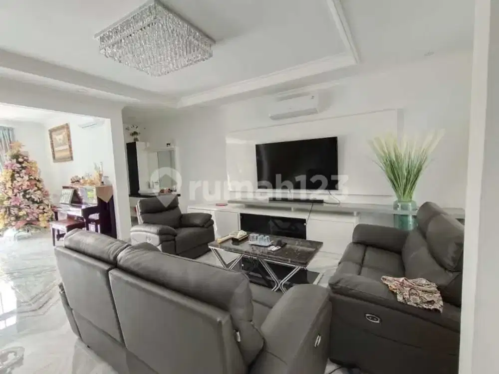Sewa Rumah di Florence Pik1 Furnished 8X20, Ada Ruang Karaoke