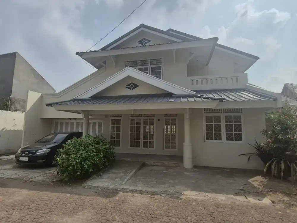 Dijual Rumah Dengan Tanah Luas Bangunan 2 Lantai di Kawasan Ciputat Tangsel AM- 18853