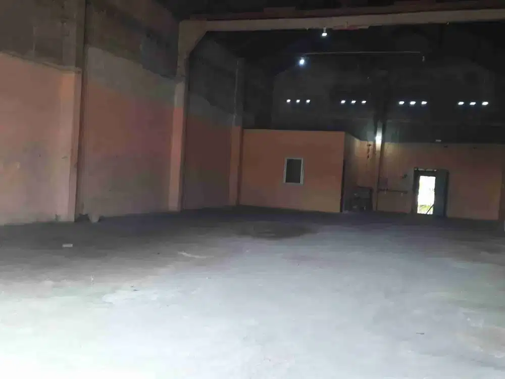 Di sewakan Gudang murah pinggir jalan