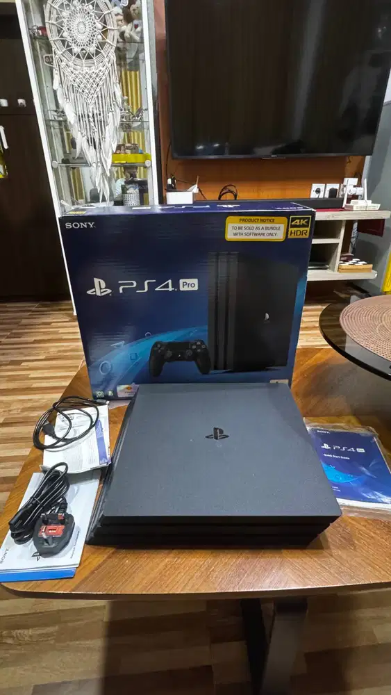 PS 4 1 TB  Kondisi Jarang Di Pakai