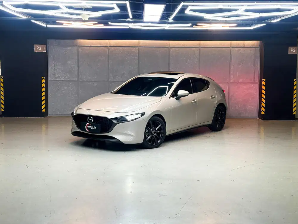 KM 9 rb Mazda 3 Hatchback 2025