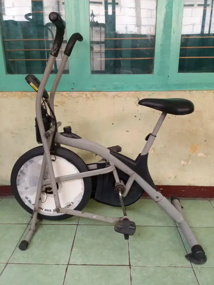 SEPEDA STATIS OLAHRAGA/TERAPI