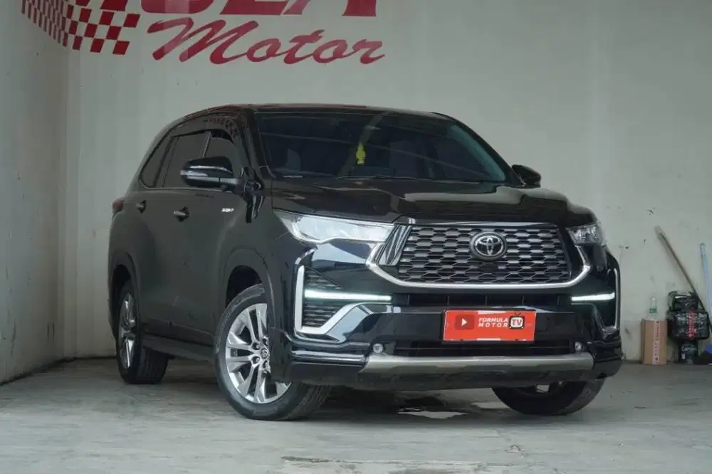 TOYOYA ZENIX Q HYBRID A/T 2024 HITAM