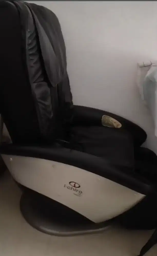 Kursi pijat I-chiro fit HS8808f
