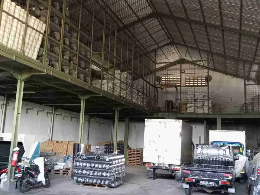 Gudang Luas, Plus Ruang Kantor, Fasilitas Lengkap, Akses Kontener 40F di Kemuning Raya, Bekasi