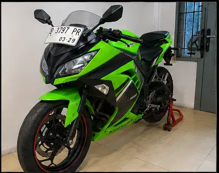 NINJA 250 FI SPECIAL EDITION TH 2014 ( 2 SILINDER )