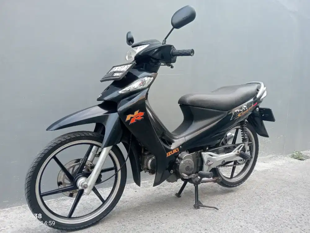 Di jual motor smash 2009 ss lengkap pajak hidup ad Sukoharjo