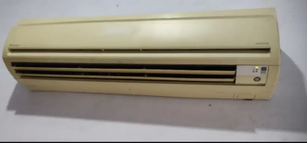 Dijual Ac Daikin Inverter 2,5pk second normal