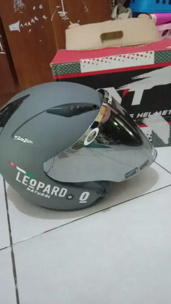 Helm masih lengkap dgn dosnya