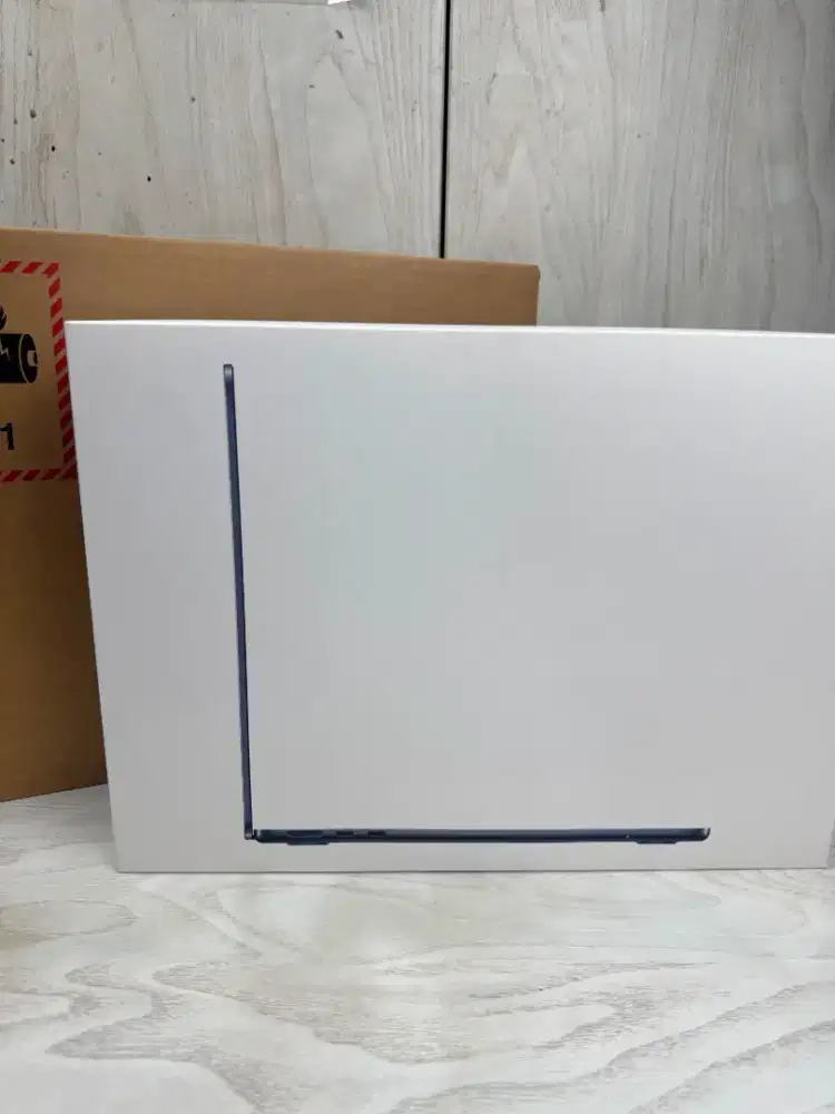 Macbook Air M5 13 Inch Segel BNIB Ibox  Ram 16 Ssd 512 Midnight Blue
