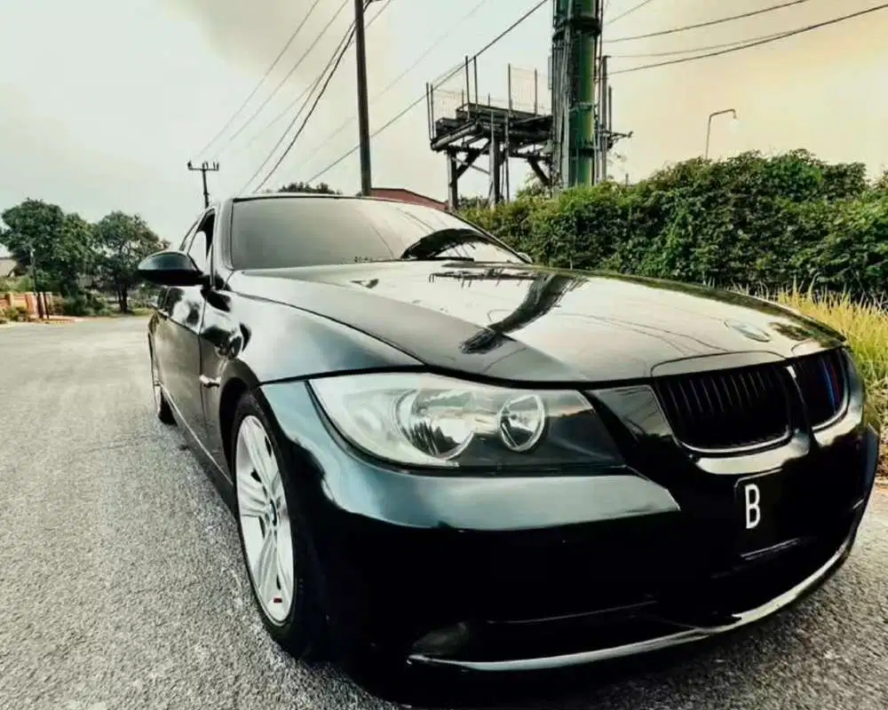 BMW 320i 2008 Bensin