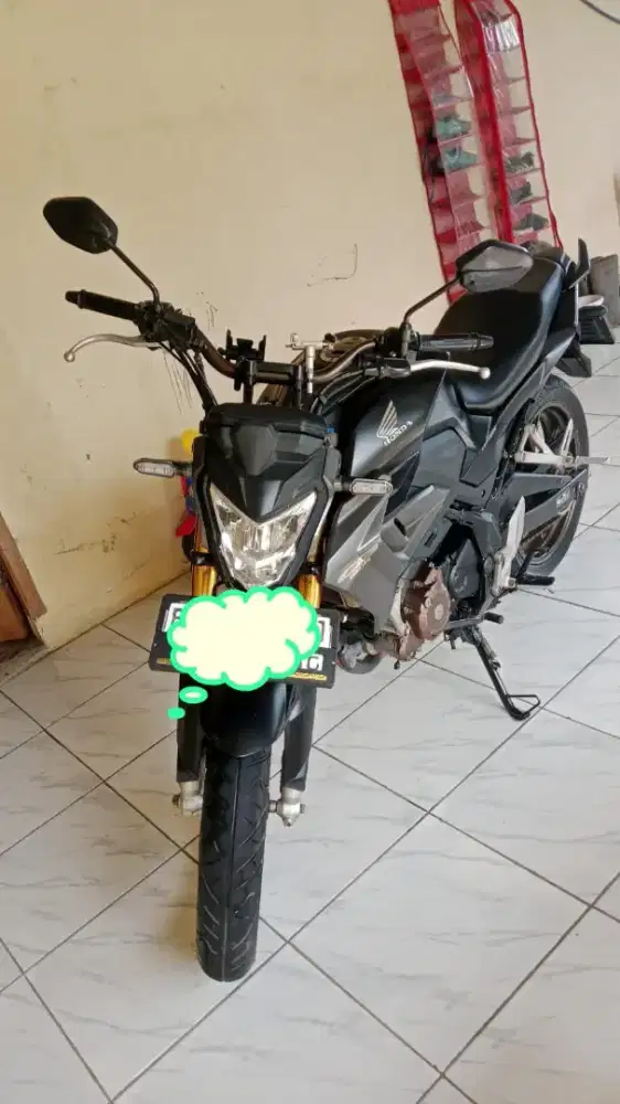 Motor Honda CB150R masih gresss terawat