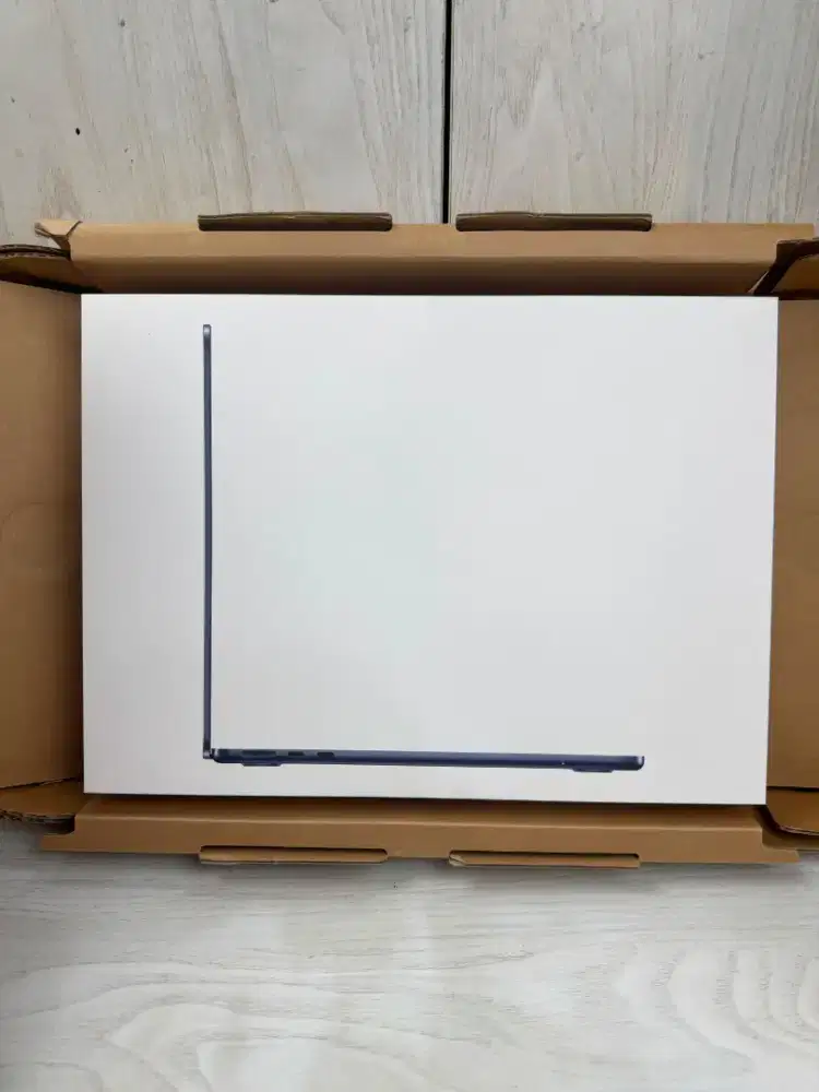 Macbook Air M5 13 Inch Segel BNIB Ibox  Ram 16 Ssd 512 Midnight Blue