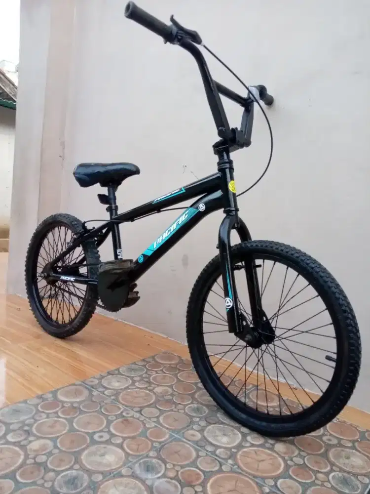 Sepeda BMX Ukuran 20.