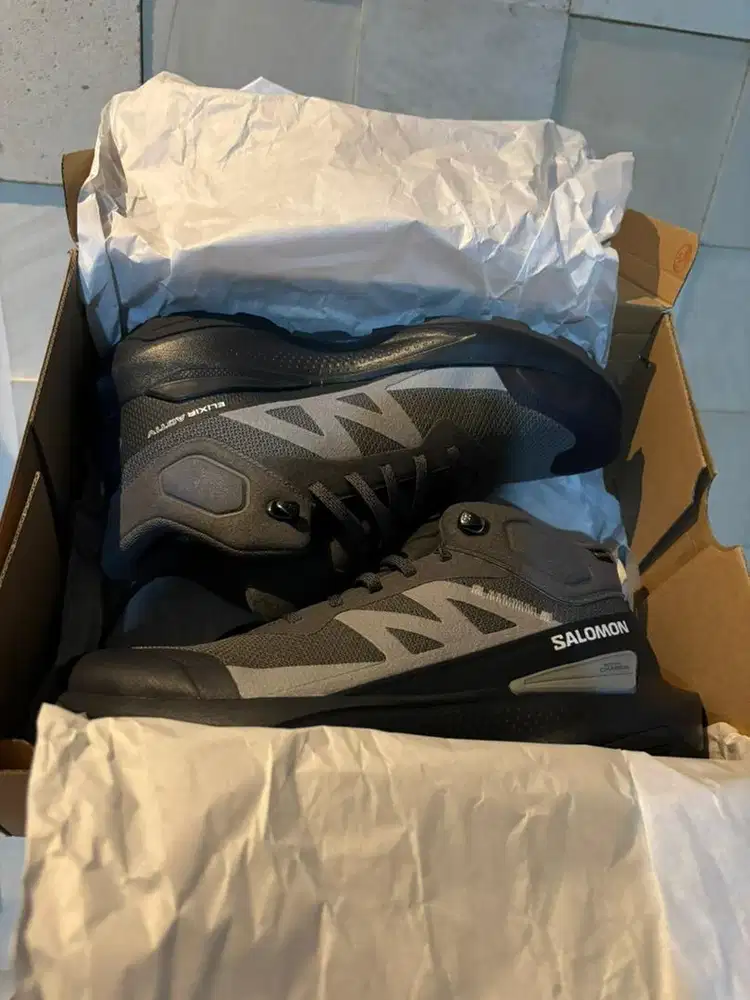 Salomon Elixir Active MID GTX size 42.