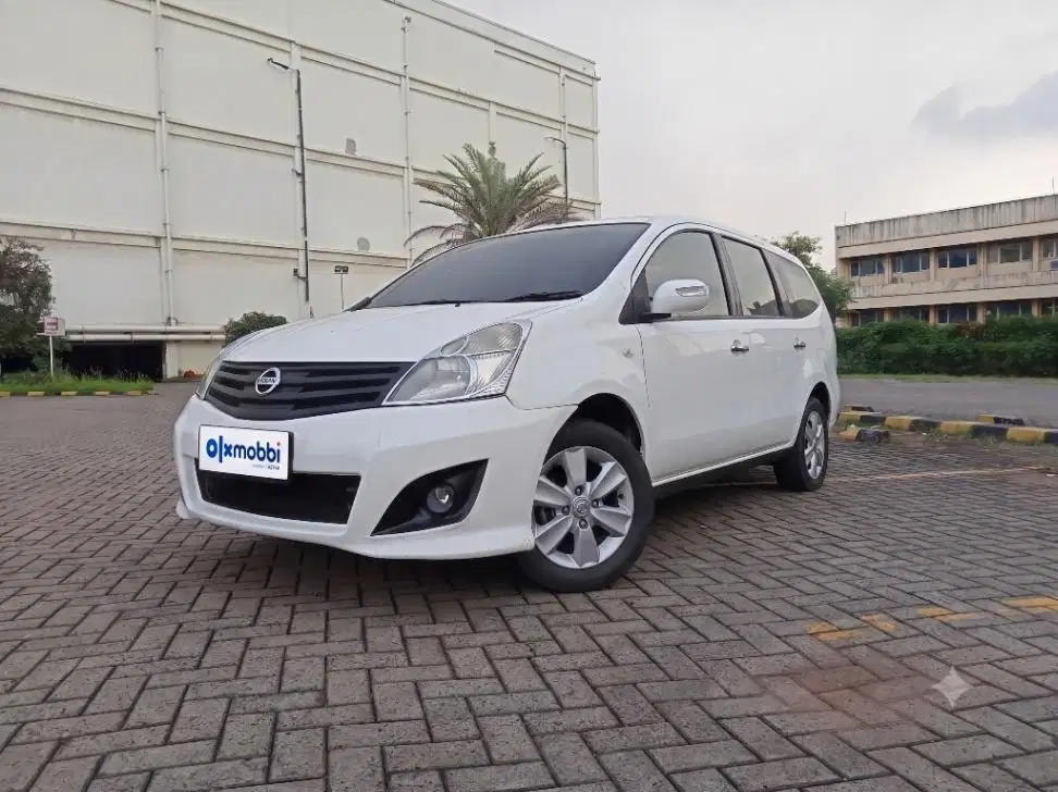 TDP 4, JT Nissan Grand livina 1.5 XV Bensin-AT Putih 2013