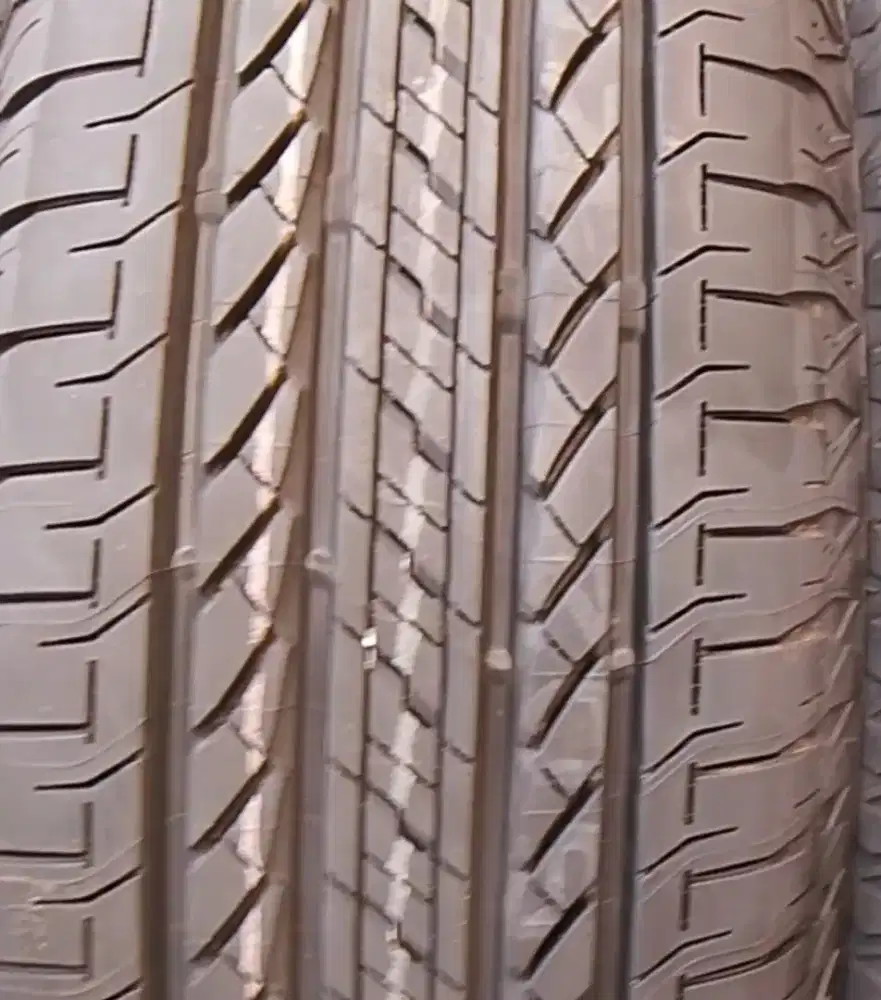 Ban bridgeston 1pcs 195/80/r15 serep new jimny 195/80/15 hiace bisa
