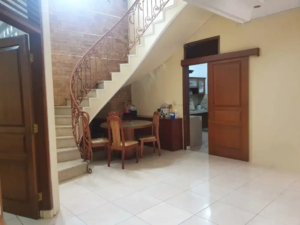 Rumah Full Furnished Belakang Universitas Maranatha Bandung