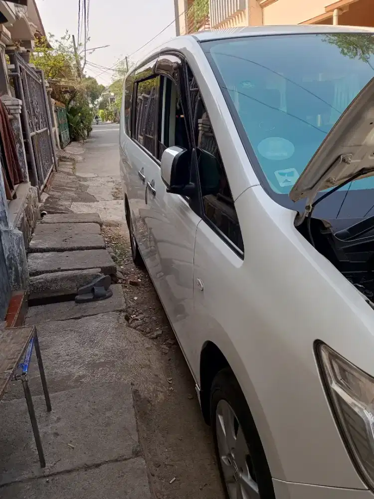 Nissan Serena C26 metic 2013