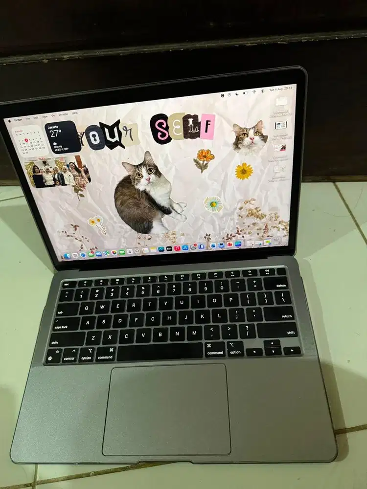 Macbook air M1 8/256 ibox