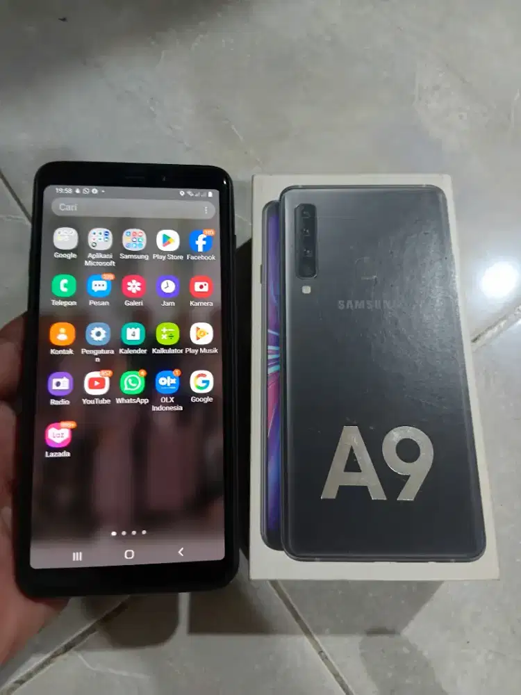 Samsung a9 2018 rqm 6/128 dusbuku 90% no minus mulus mantap harga pas