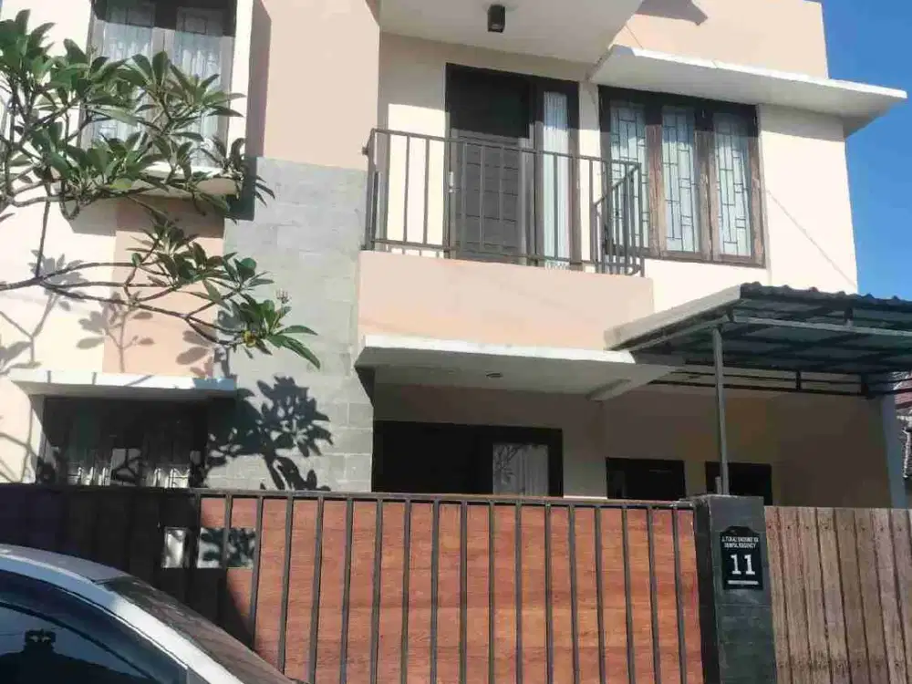 Rumah full furnish Renon
