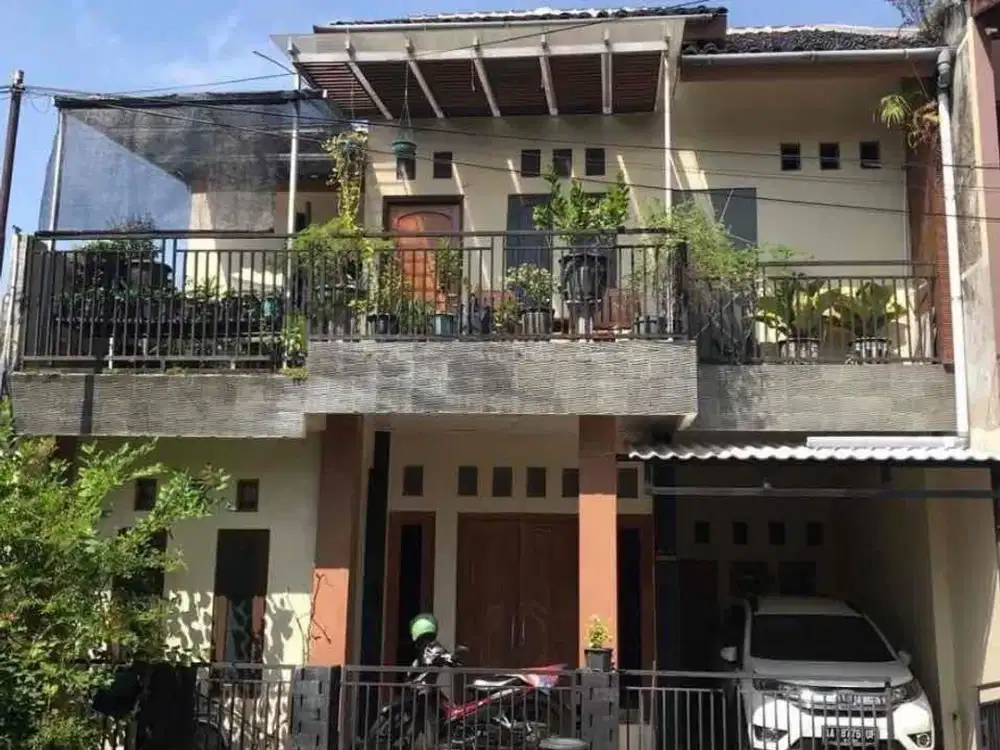 Rumah Bagus 2 Lt Siap Huni