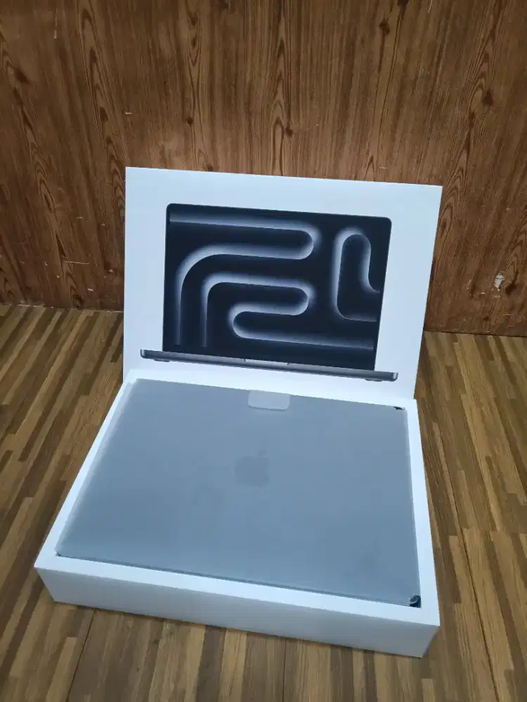 Di jual Macbook M4 Pro 16 inch 24GB 512GB Second iBox Mulus Like new