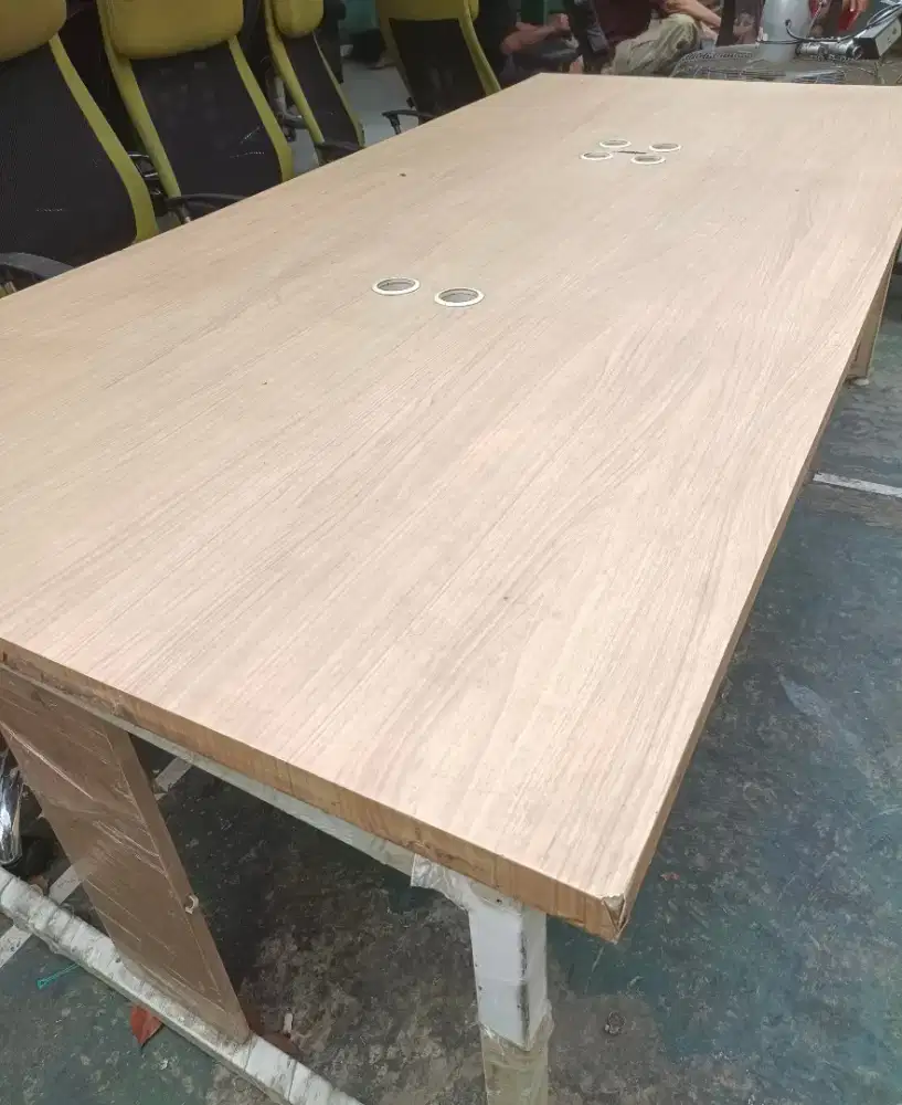 Meja meeting dijual