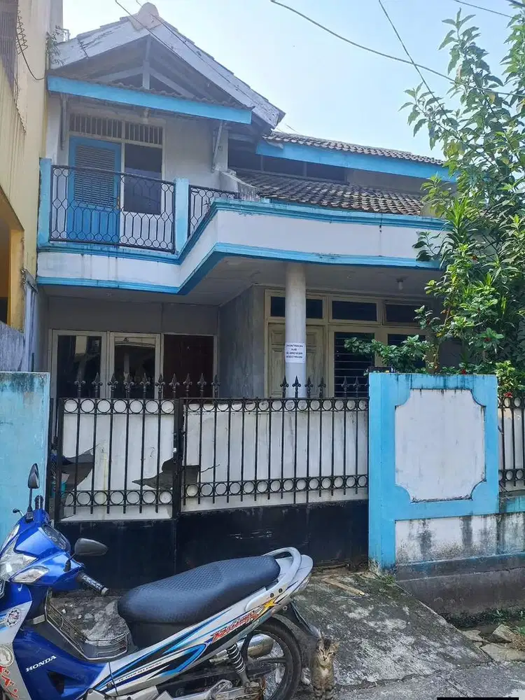 DIKONTRAKKAN RUMAH 2 TINGKAT