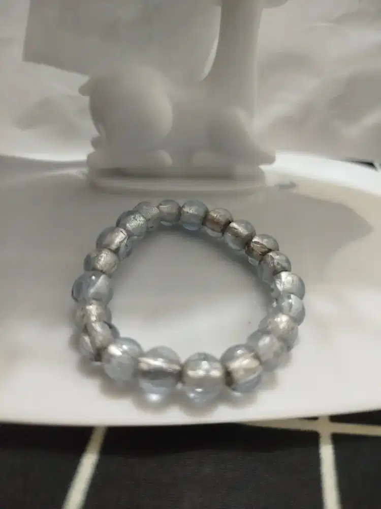 Gelang tangan batu retak giok warna silver/abu