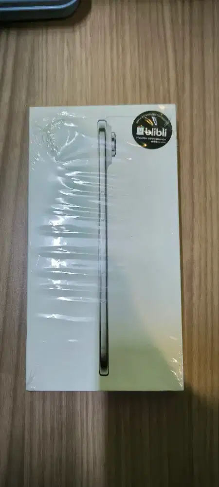 BNIB iPhone Air 256 GB Cloud White