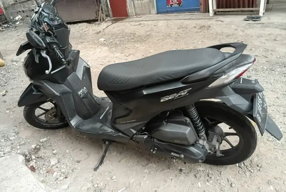 Di jual motor honda beat deluxe 2021