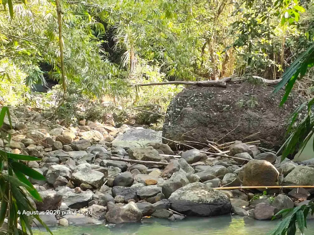 Tanah Kebun Pinggir Sungai dekat Pantai Kelecung Bali