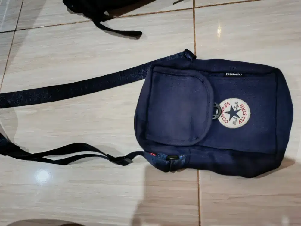 Jual tas Converse cross body