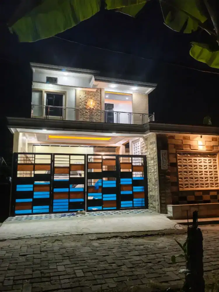 Rumah 2 lantai kolam renang berikut partisi dll