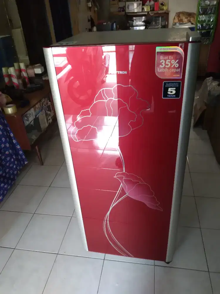 Kulkas 1 ptu merk Polytron