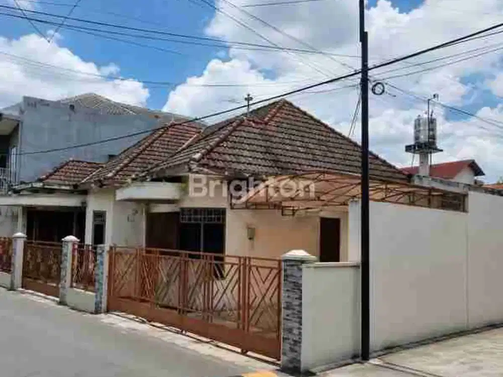 DIJUAL TANAH PREMIUM BONUS BANGUNAN RUMAH, BELAKANG MALL PAKUWON JOGJA