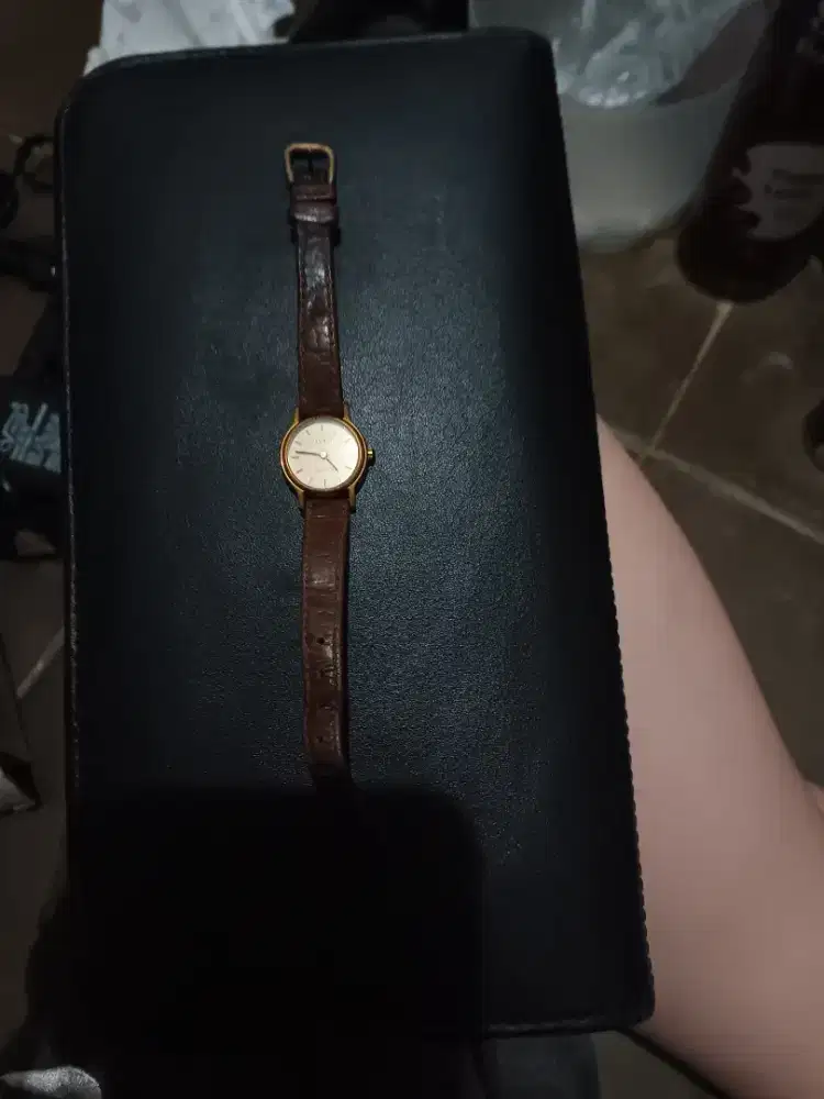Jam tangan kulit merk tissot