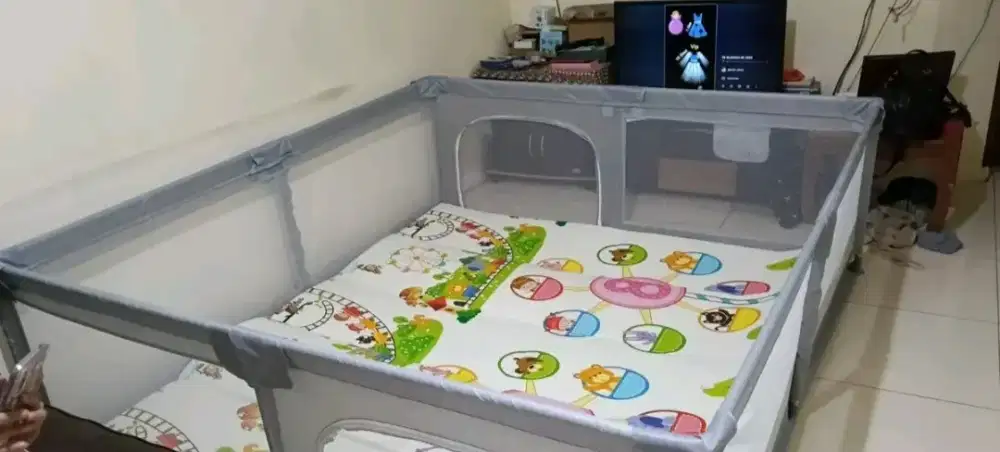 Pagar bermain bayi
