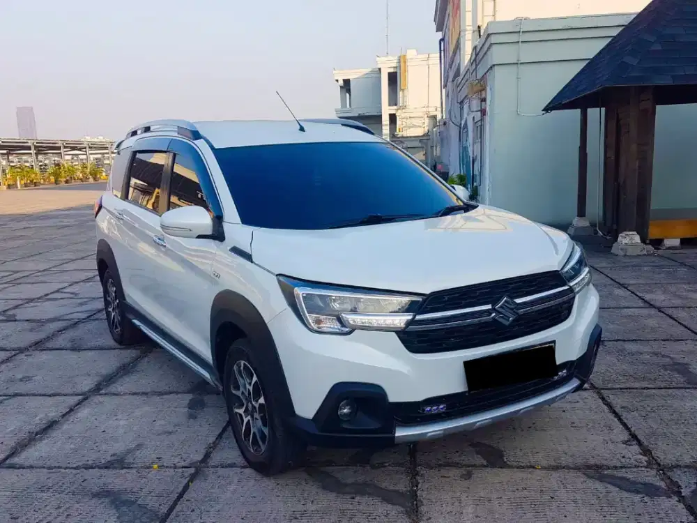 SUZUKI XL7 / XL-7 ALPHA 1.5 AT 2022 PUTIH