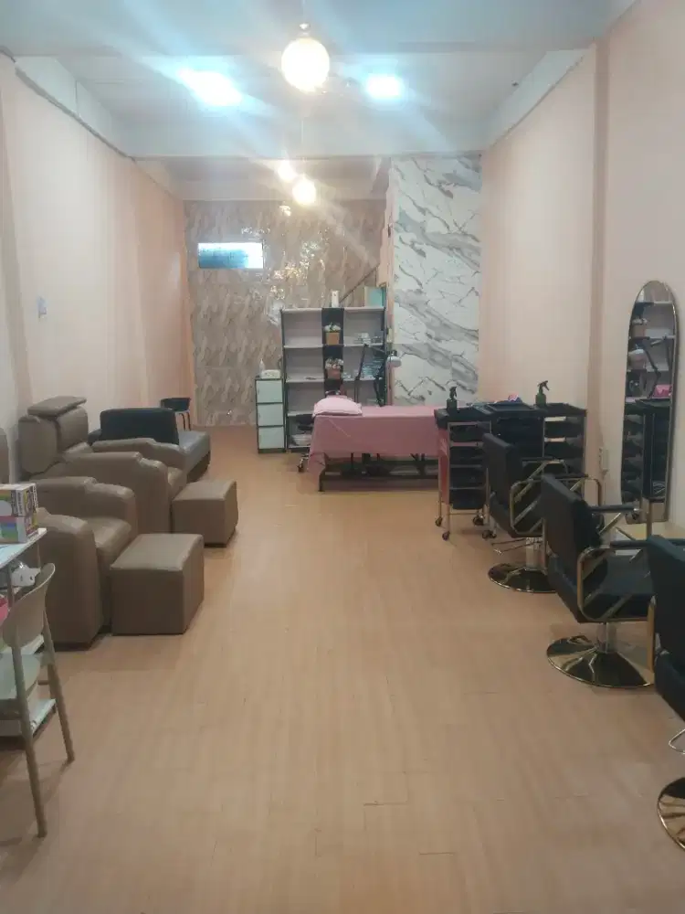 Dibutuhkan asisten salon berpengalaman