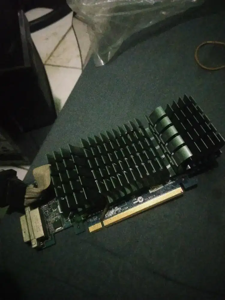 VGA card PC Asus 1gb DDR3