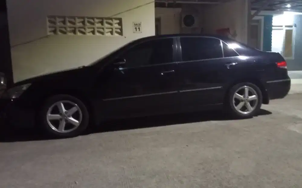 di jual HONDA ACCORD VTiL TAHUN 2005 ( type tertinggi )