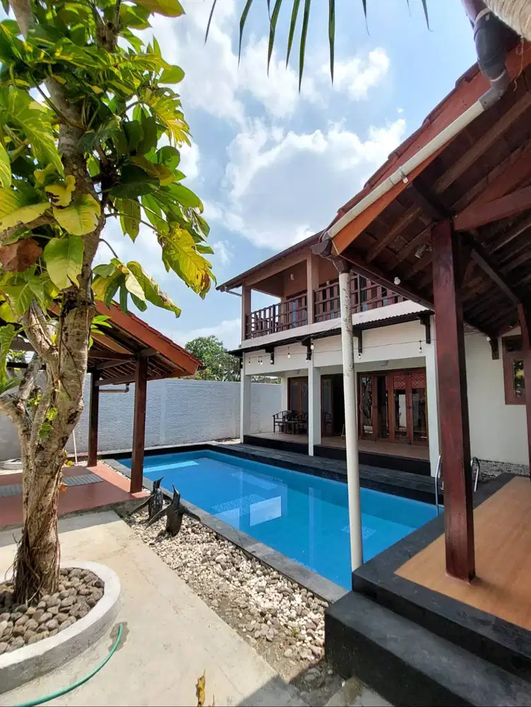 Villa Tropis dengan Kolam Renang dekat Filosofi Kopi Palagan