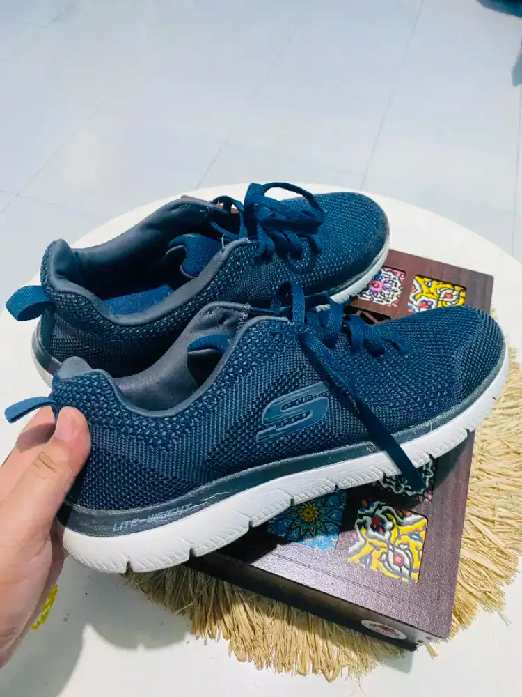 Sepatu Skechers Size 41.5